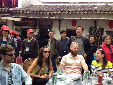 touristsbecomeattraction